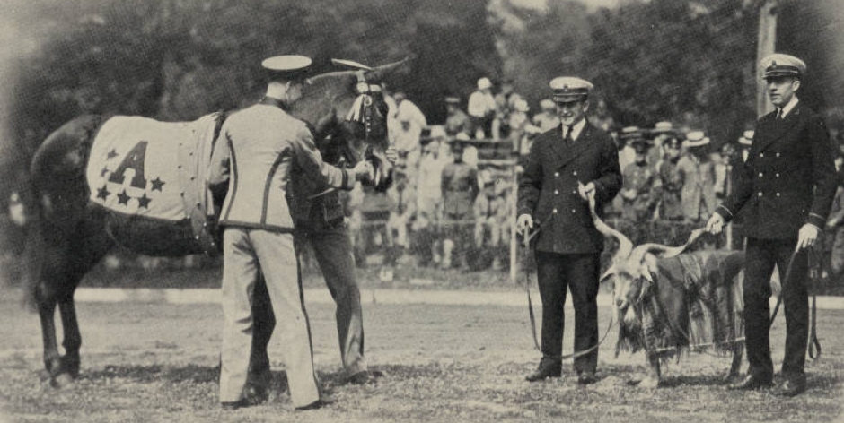 ArmyFB_1926_vsNavy_MulemeetsGoat