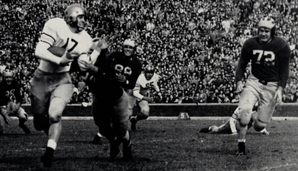 ArmyFB_1946_action-3_Tucker-run