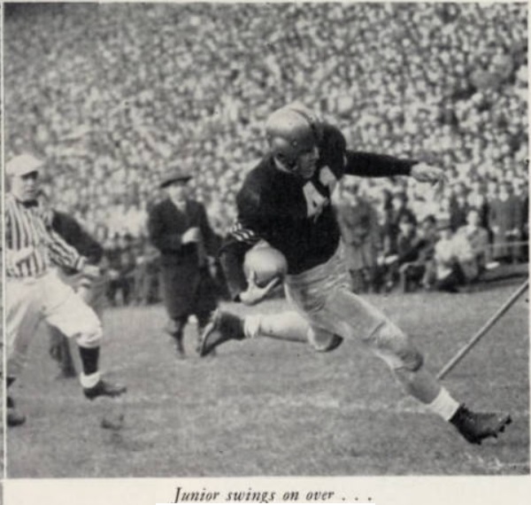 ArmyFB_1946_action-5_Davis-run