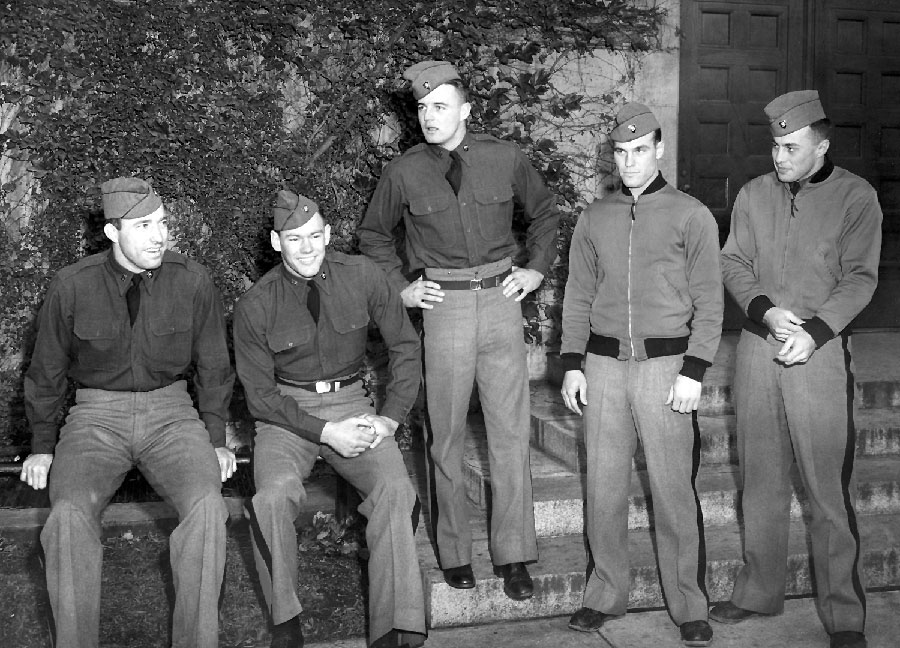 armyfb_1945_team-for-america_7-cadets