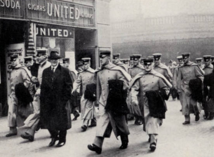 ArmyFB_1915_vsNavy_squad-arrives