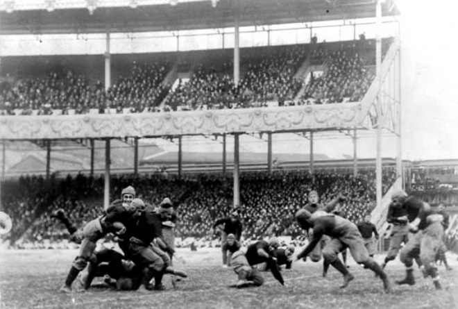 ArmyFB_1916_vsNavy_PoloGrounds