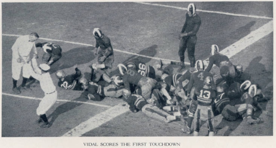 ArmyFB_1932_vsNavy_Vidal-1stTD