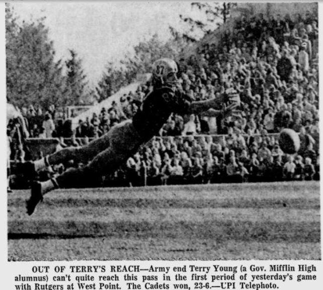 ArmyFB_1965_TerryYoung_ReadingEagle_Oct171965