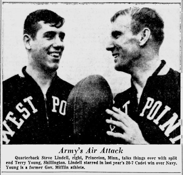 ArmyFB_1967_SteveLindell-TerryYoung_ReadingEagle_Nov261967