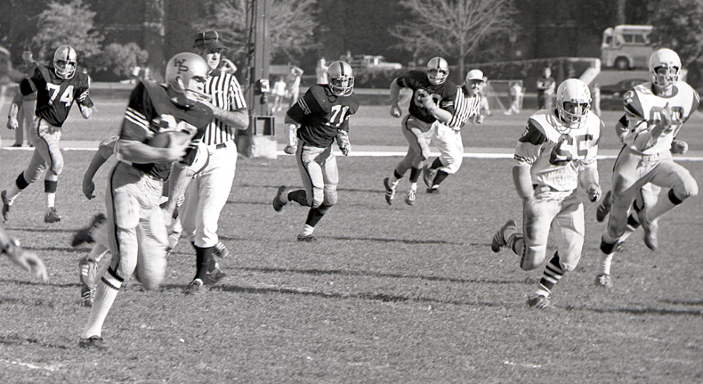 1974-vsCornell_JohnAdams-interception