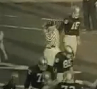 ArmyFB_1963_Stichweh-Navyfilm_TDrun-4Q-4_no-spikingdays